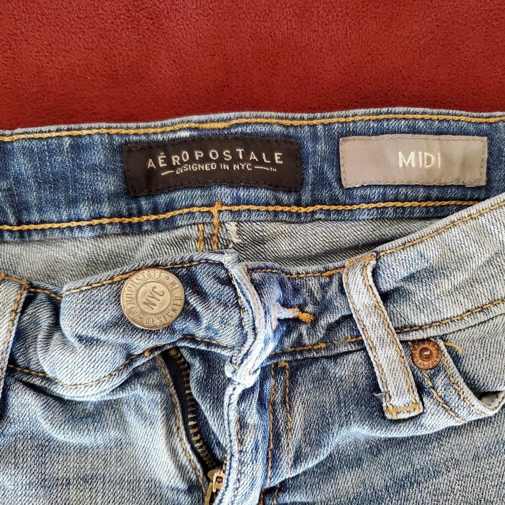 Aéropostale designed in NYC distressed blue denim jean shorts midi - Picture 2 of 8